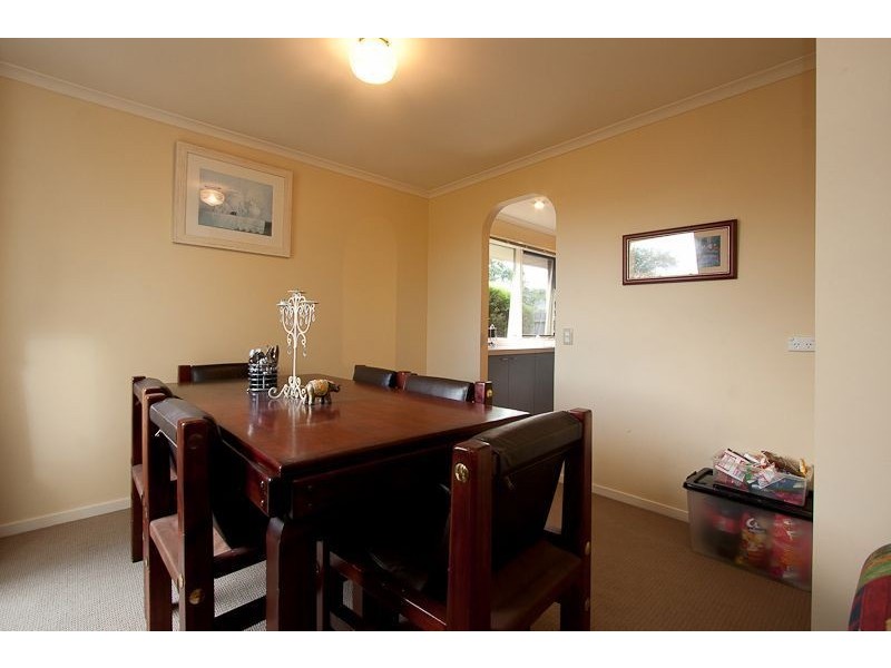 15 Van Court, Narre Warren VIC 3805