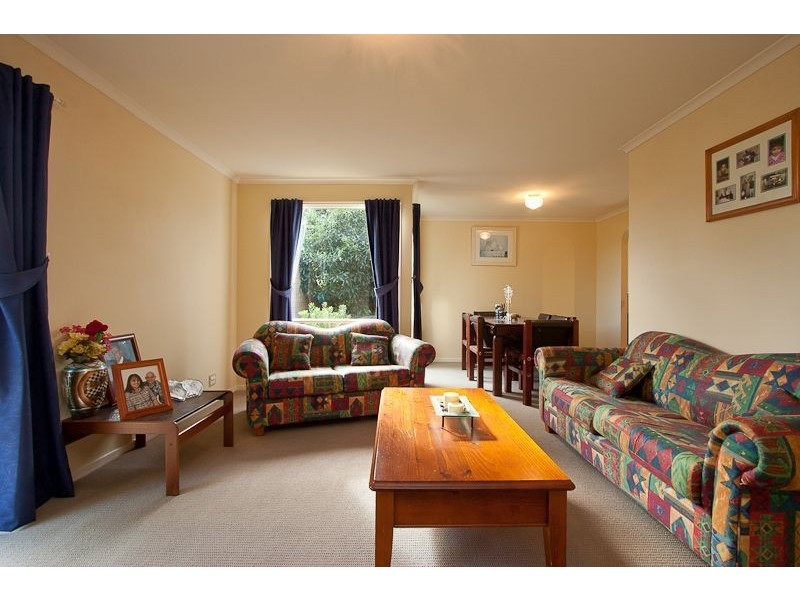 15 Van Court, Narre Warren VIC 3805