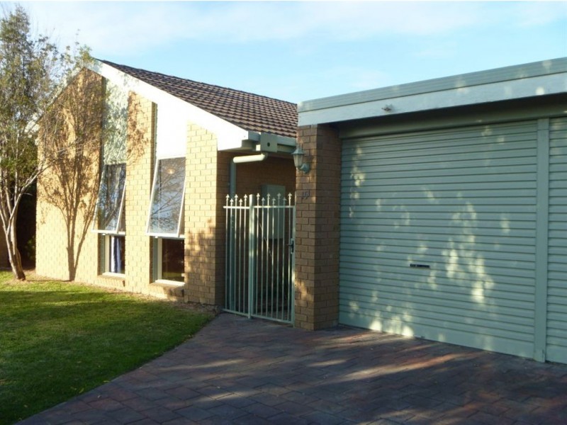 15 Van Court, Narre Warren VIC 3805