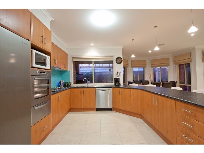 13 Viewpoint Place, Berwick VIC 3806