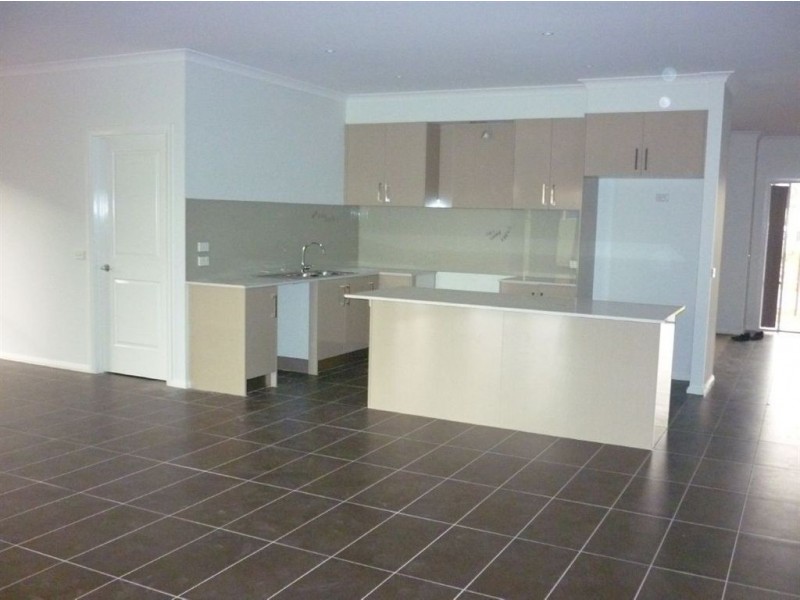 22 Edmund Street, Pakenham VIC 3810