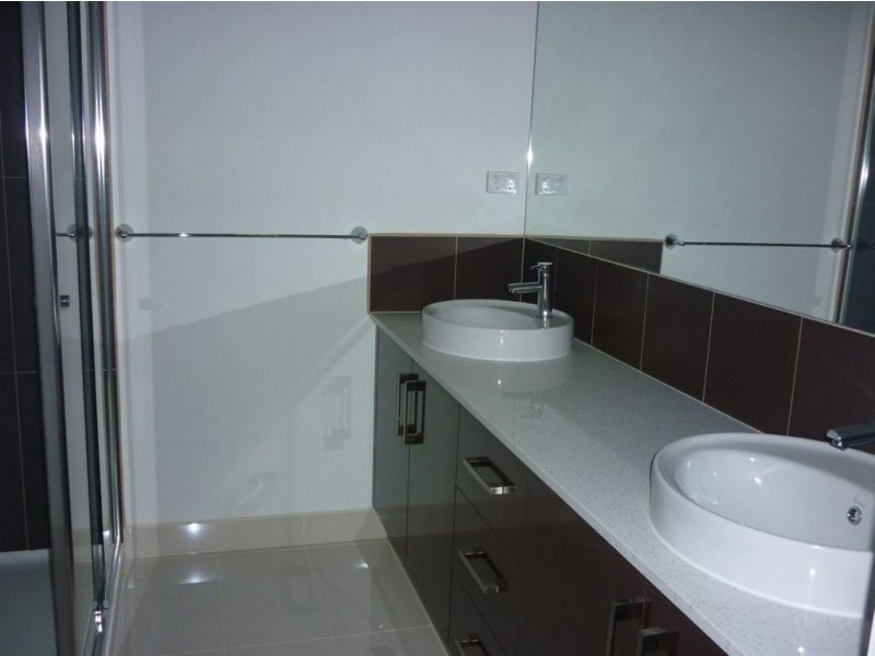 22 Edmund Street, Pakenham VIC 3810