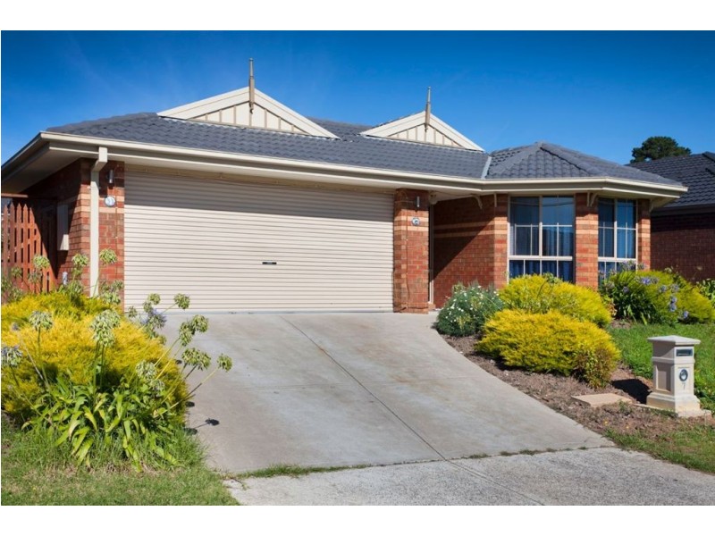 7 Tyrone Avenue, Pakenham VIC 3810