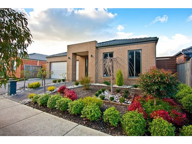 13 Bohemia Crescent, Pakenham VIC 3810
