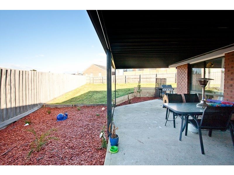 10 Natanya Drive, Pakenham VIC 3810