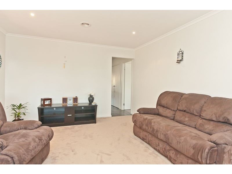 10 Natanya Drive, Pakenham VIC 3810