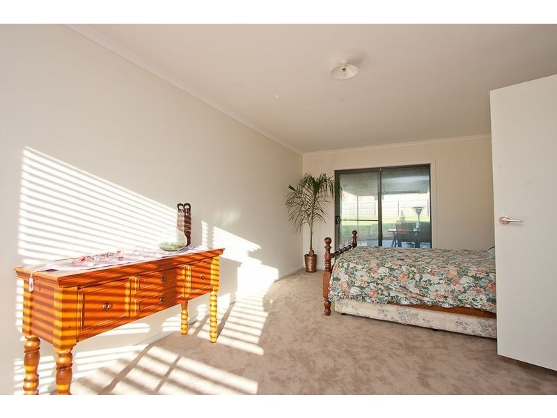 10 Natanya Drive, Pakenham VIC 3810