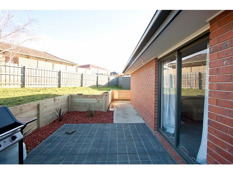 10 Natanya Drive, Pakenham VIC 3810