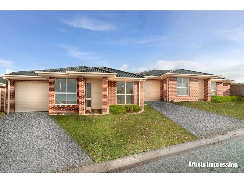 1 & 1a Lancaster Way, Beaconsfield VIC 3807