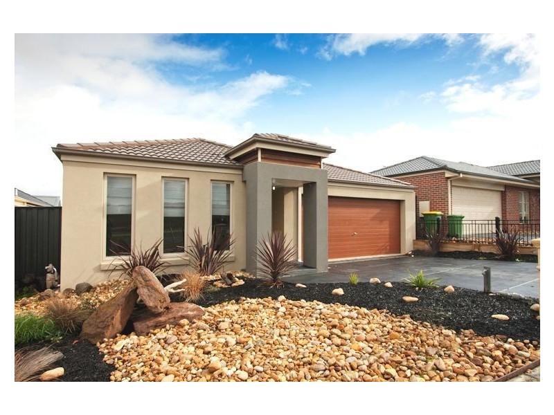 106 Windermere Boulevard, Pakenham VIC 3810