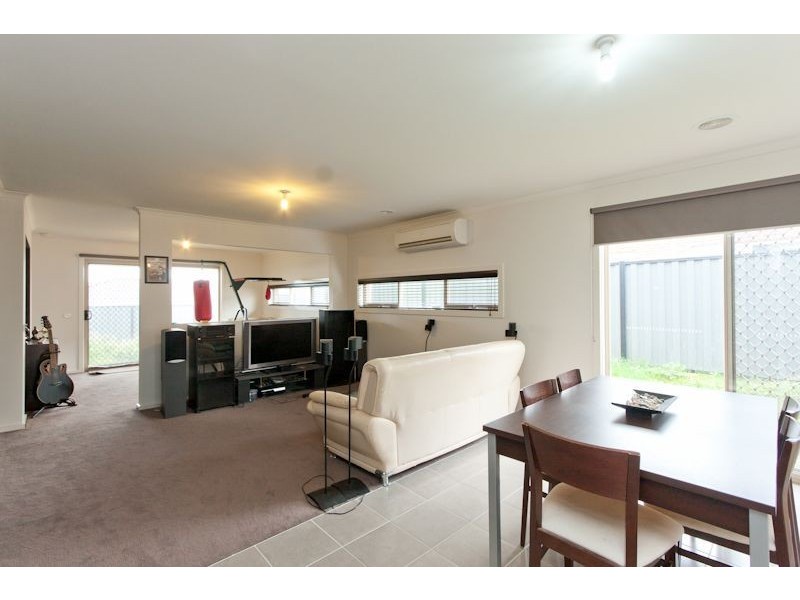 106 Windermere Boulevard, Pakenham VIC 3810