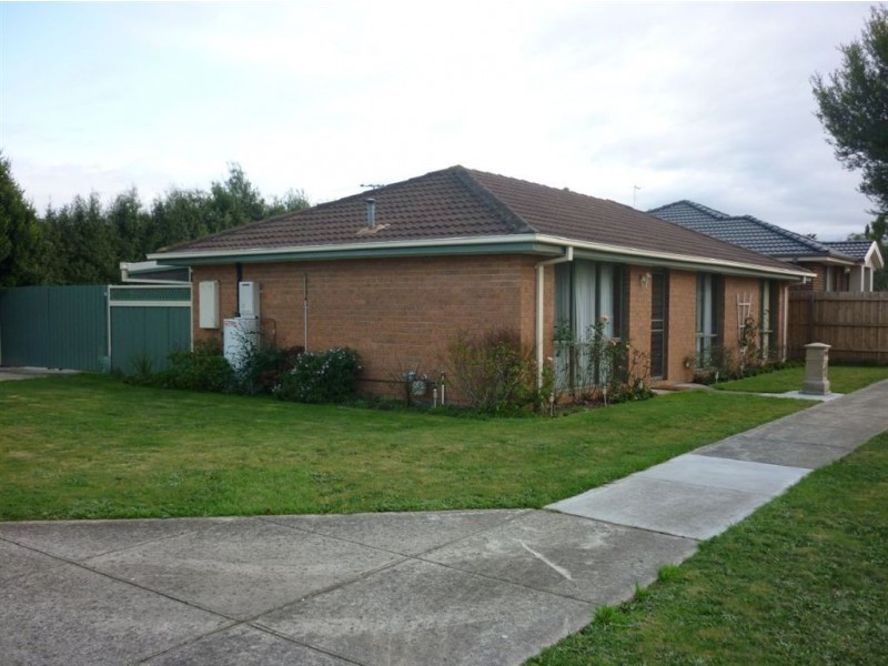 1B Watson Gardens, Berwick VIC 3806