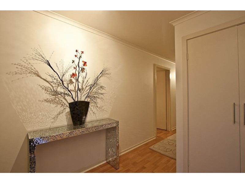 2 Oxley Way, Endeavour Hills VIC 3802