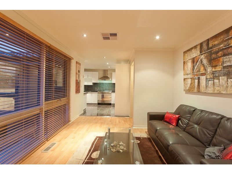 2 Oxley Way, Endeavour Hills VIC 3802