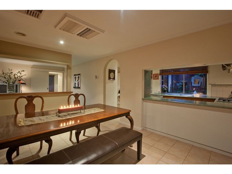 12 Earlston Square, Berwick VIC 3806