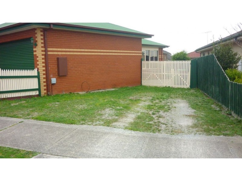 8 Renee Avenue, Endeavour Hills VIC 3802