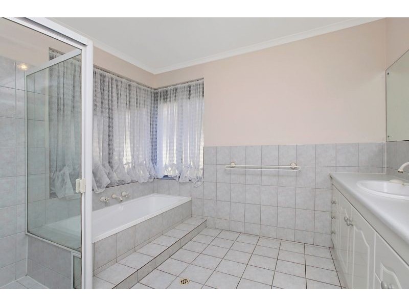 24 Chelmsford Avenue, Salisbury Heights SA 5109