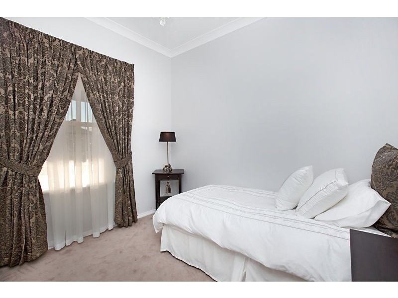 45 Mallard Crescent, Mawson Lakes SA 5095