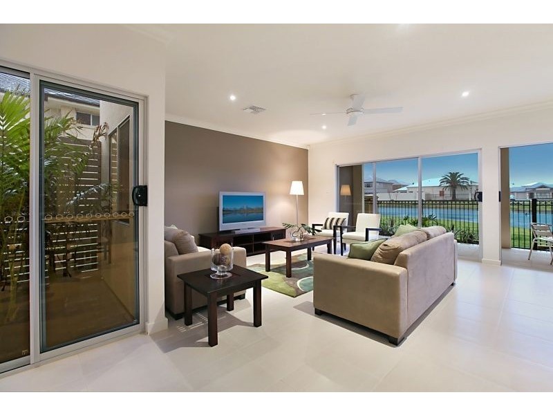 33 Santorini Walk, Mawson Lakes SA 5095