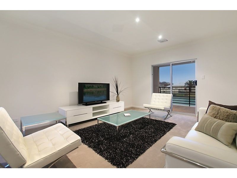 33 Santorini Walk, Mawson Lakes SA 5095