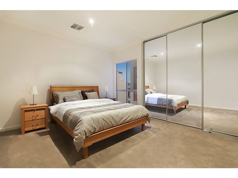 33 Santorini Walk, Mawson Lakes SA 5095