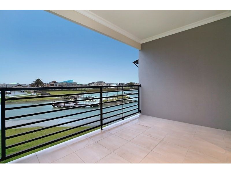 33 Santorini Walk, Mawson Lakes SA 5095