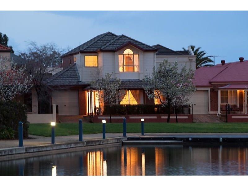 3 Lakeside Close, Mawson Lakes SA 5095