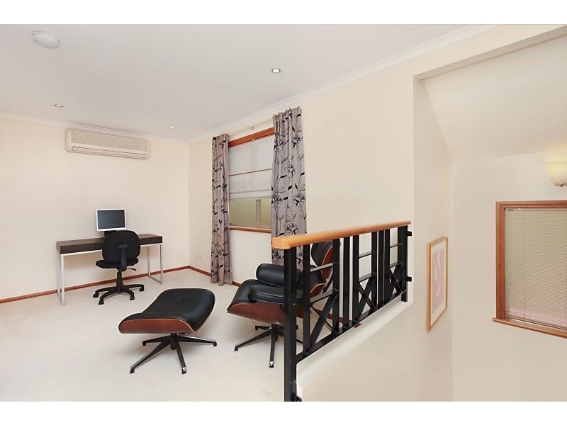 3 Lakeside Close, Mawson Lakes SA 5095