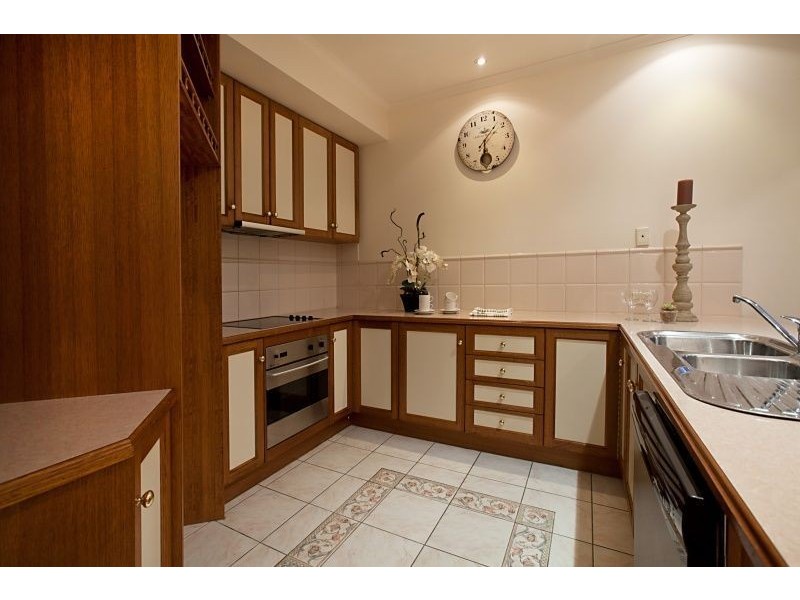 3 Lakeside Close, Mawson Lakes SA 5095