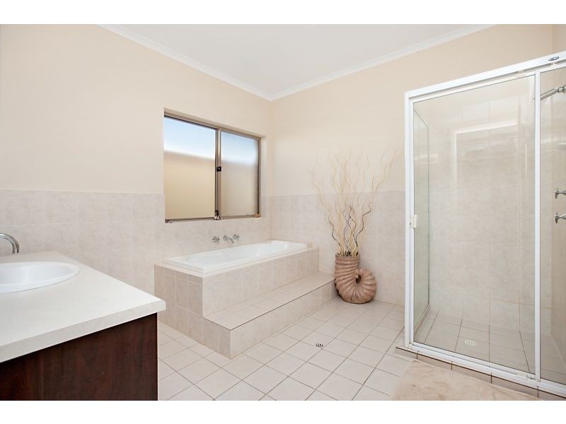 36 Waterside Drive, Burton SA 5110