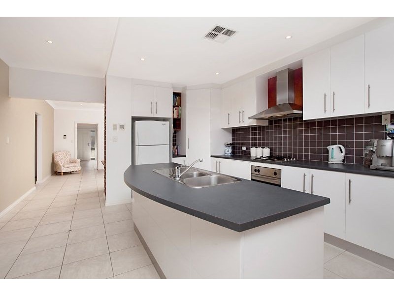 6 Teal Court, Mawson Lakes SA 5095