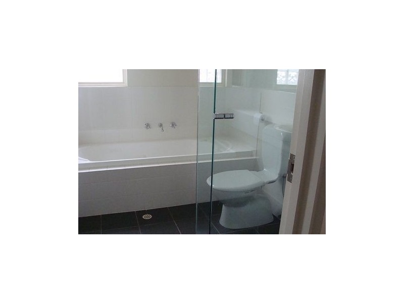 1 Portsmouth Lane, Mawson Lakes SA 5095