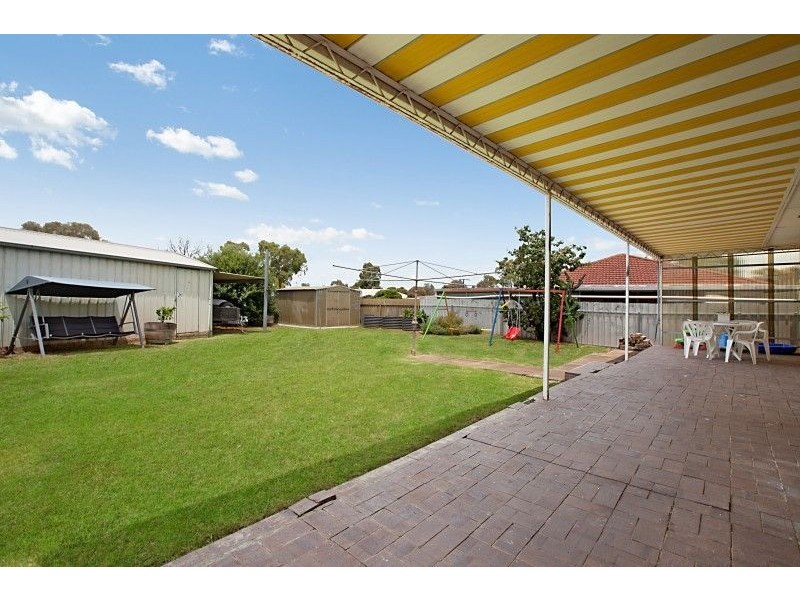 17 Liverpool Crescent, Salisbury East SA 5109