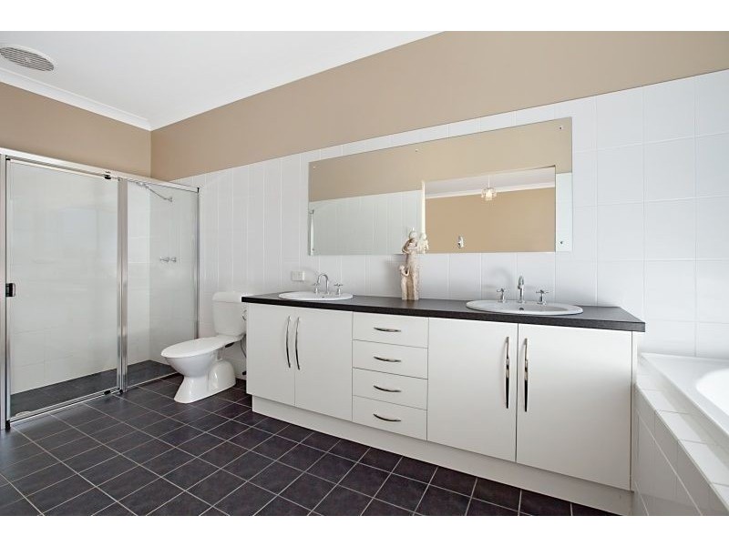 25 Brimpton Avenue, Mawson Lakes SA 5095