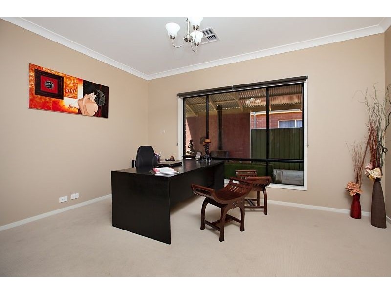 25 Brimpton Avenue, Mawson Lakes SA 5095
