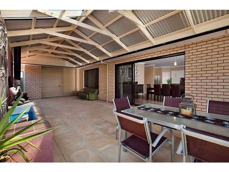 25 Brimpton Avenue, Mawson Lakes SA 5095