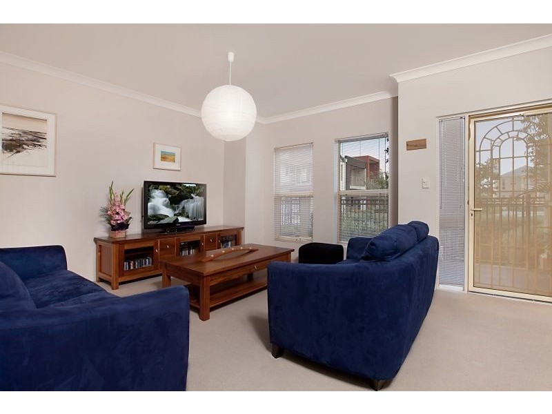 15 The Strand, Mawson Lakes SA 5095