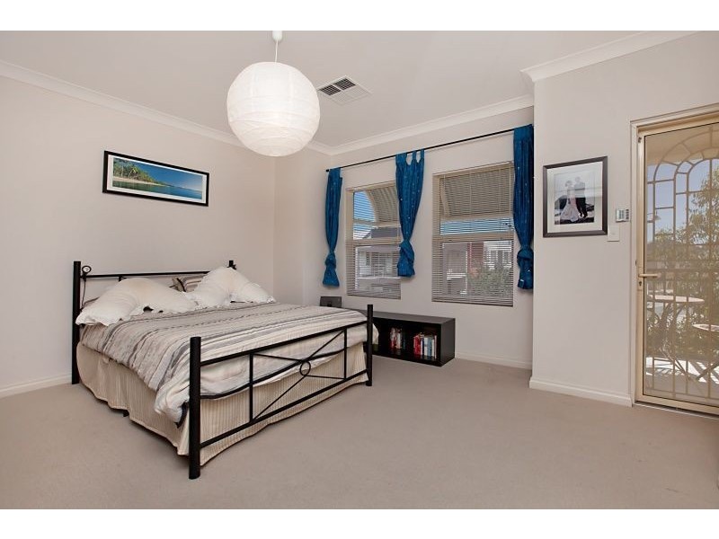 15 The Strand, Mawson Lakes SA 5095