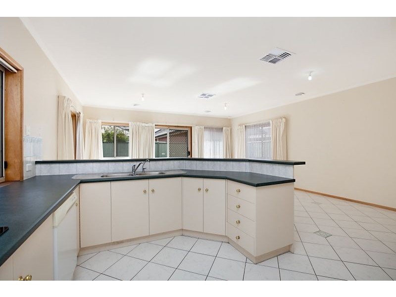 11 Mallard Crescent, Mawson Lakes SA 5095