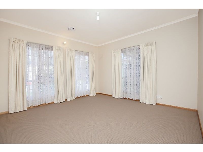 11 Mallard Crescent, Mawson Lakes SA 5095