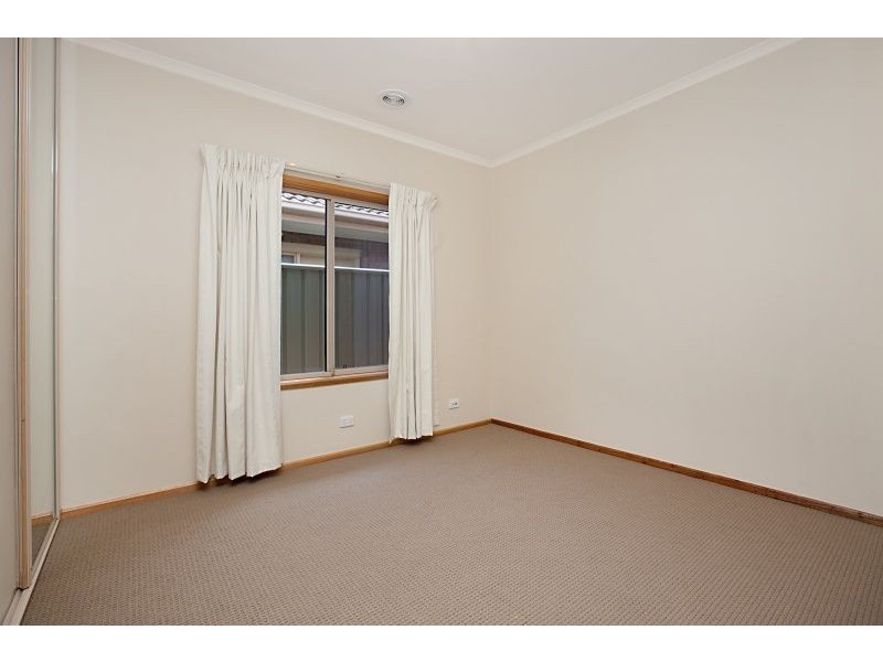 11 Mallard Crescent, Mawson Lakes SA 5095