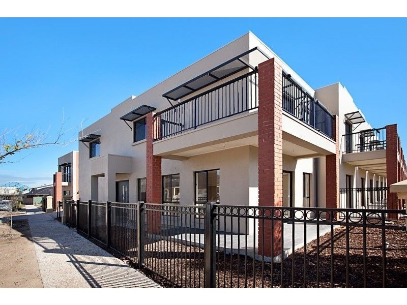 2/20 Macmillan Drive, Mawson Lakes SA 5095