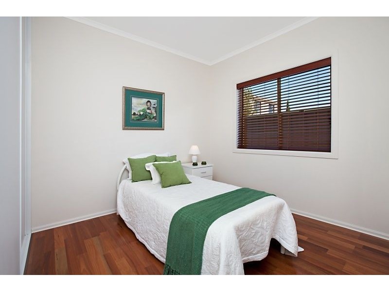 10 Brimpton Avenue, Mawson Lakes SA 5095