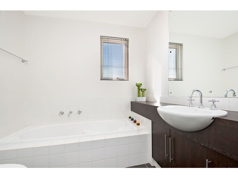 2 Chapel Lane, Mawson Lakes SA 5095