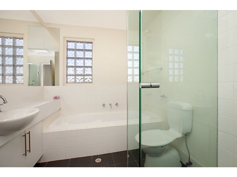 1 Portsmouth Lane, Mawson Lakes SA 5095