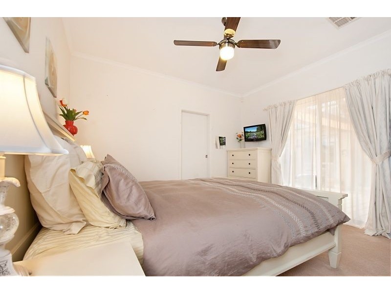 24 Swan Circuit, Mawson Lakes SA 5095