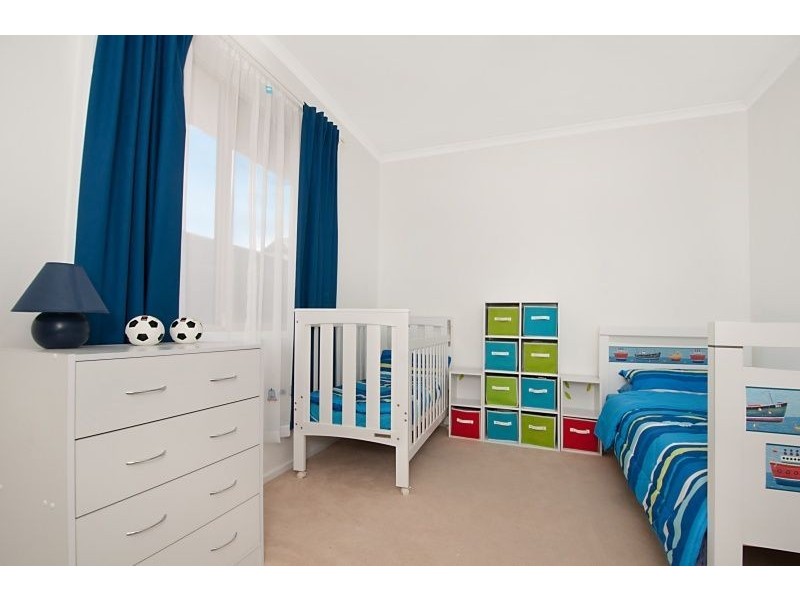 24 Swan Circuit, Mawson Lakes SA 5095