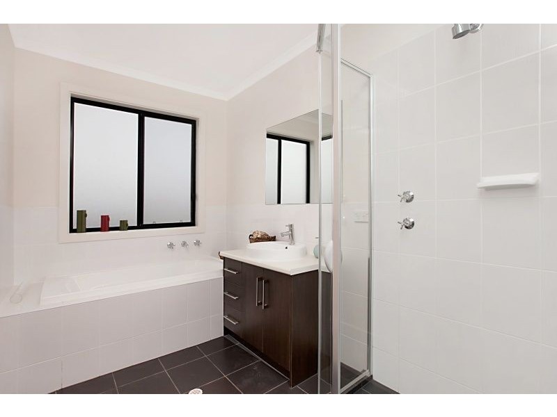 16 Victoria Parade, Mawson Lakes SA 5095