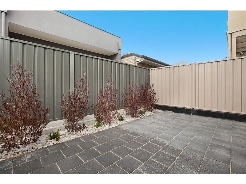 16 Victoria Parade, Mawson Lakes SA 5095