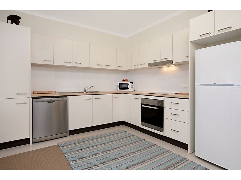 Apt 40 10-16 Light Common, Mawson Lakes SA 5095